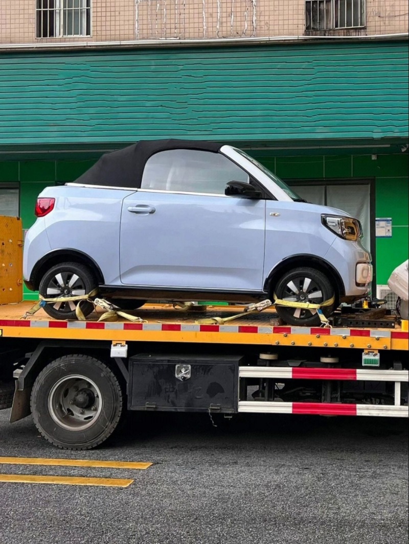 敞篷版五菱宏光miniev实车曝光