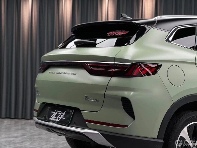 比亚迪宋plus改色陶瓷卡其绿