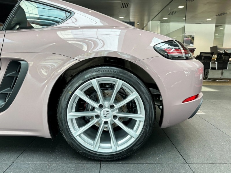 爆款保時捷冰莓粉718 cayman