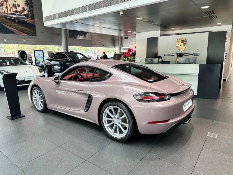 爆款保时捷冰莓粉718 cayman