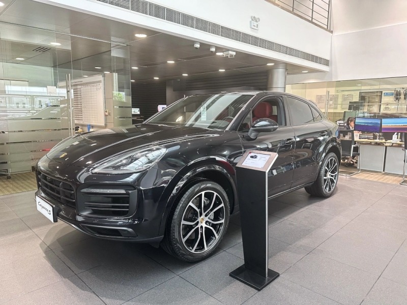 黑玉色cayenne s coupé