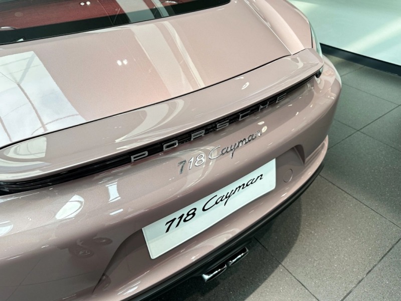 爆款保時捷冰莓粉718 cayman