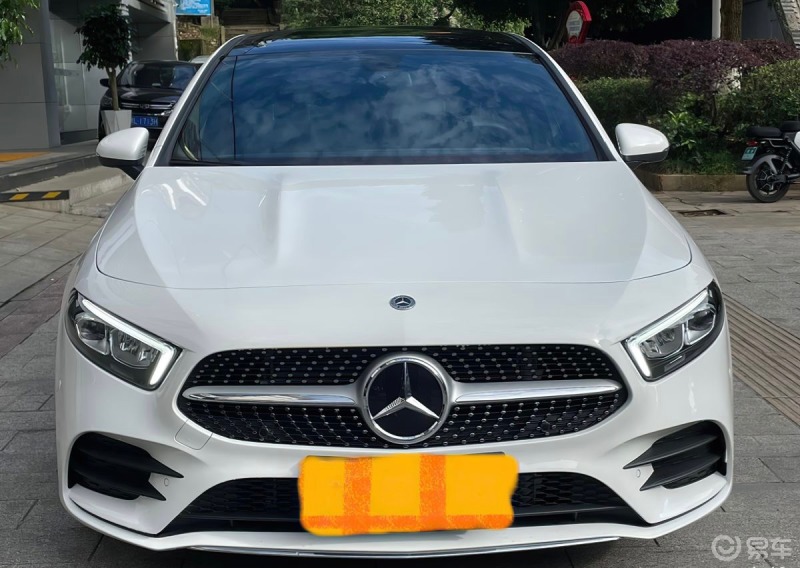 奔驰a级紧凑型家用轿车