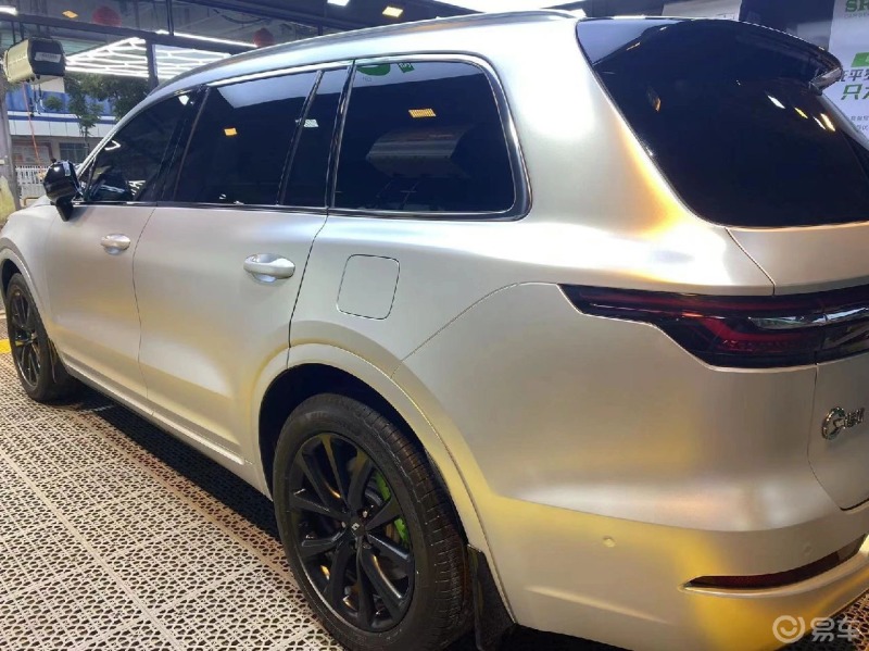 理想one改色太空银