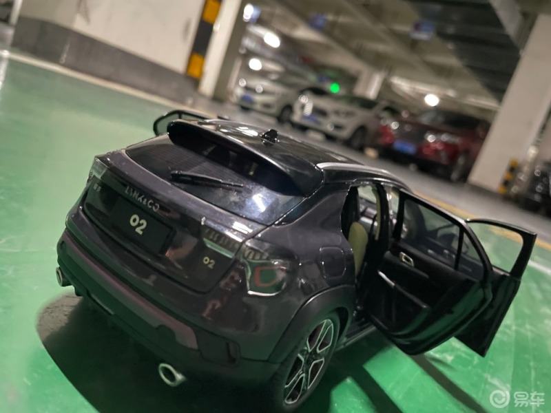 奇特小世界,带您观摩领克02车模90