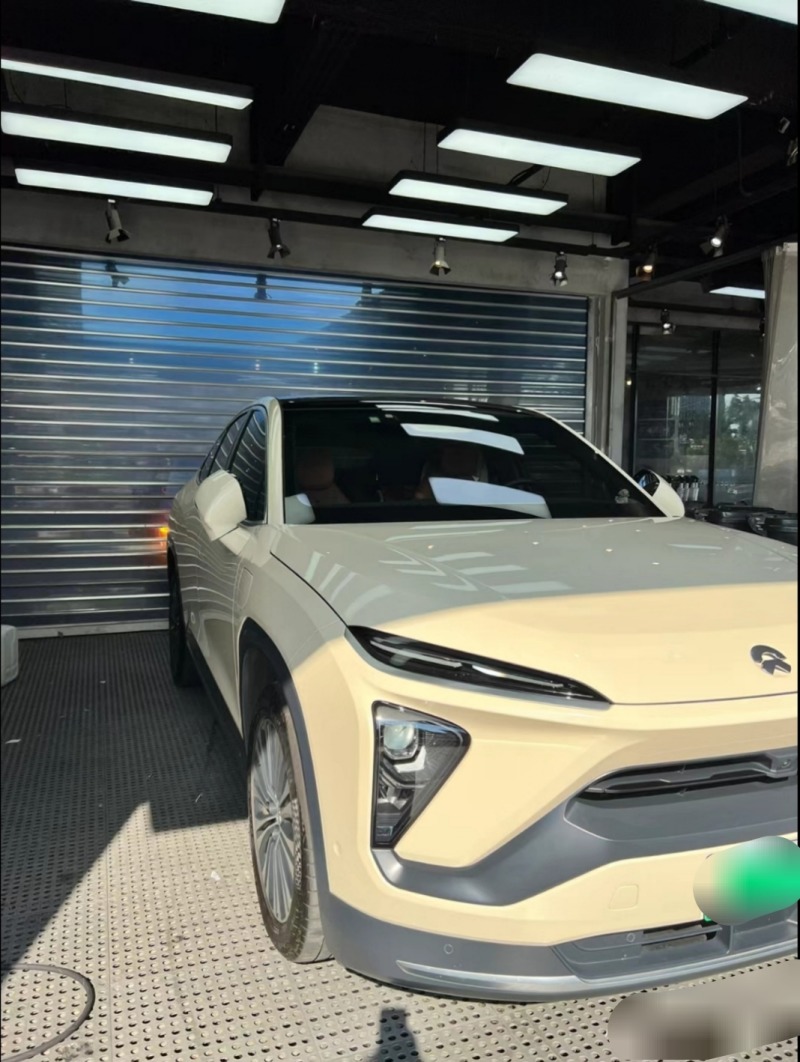 蔚来ec6	改色消光奶兔黄