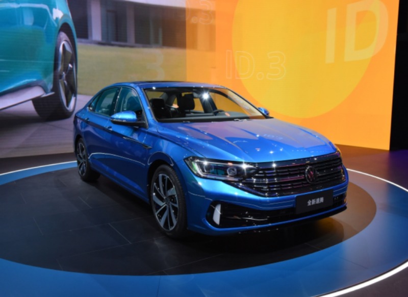 大众速腾gli外观非常锋利充满个性