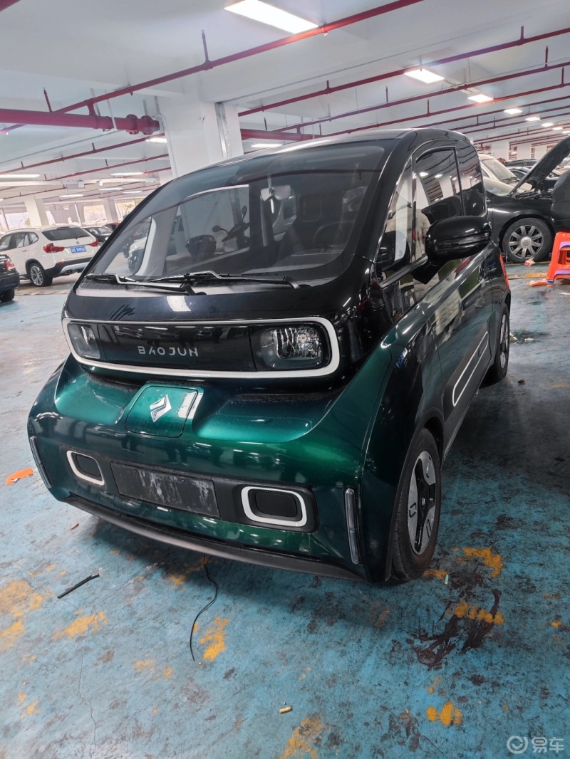 宝骏kiwi改色复古墨绿
