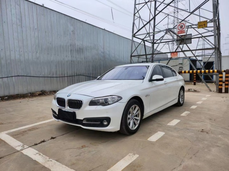 17款17年宝马520li,2.0t自动