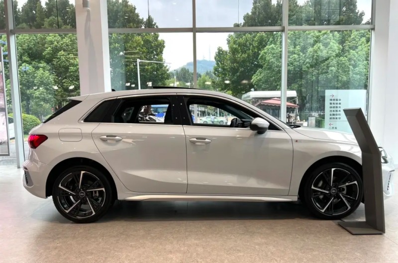 奥迪a3两厢独特的造型设计