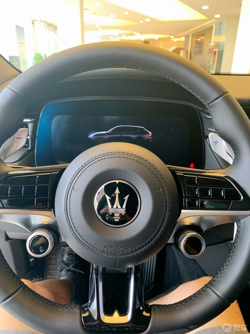 玛莎拉蒂grecale 室内摄影