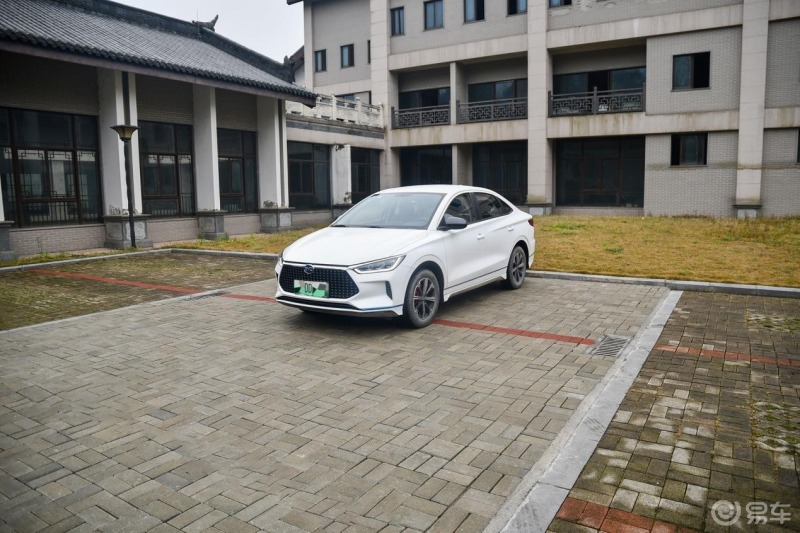 电动车新贵 比亚迪e3续航油耗解析