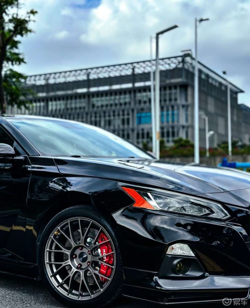 日产天籁之黑武士