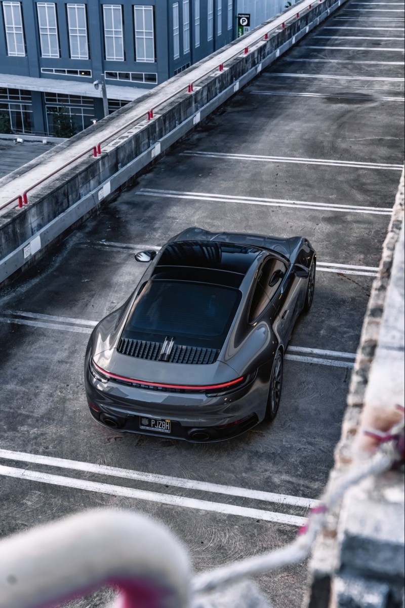 保时捷911 carrera玛瑙灰