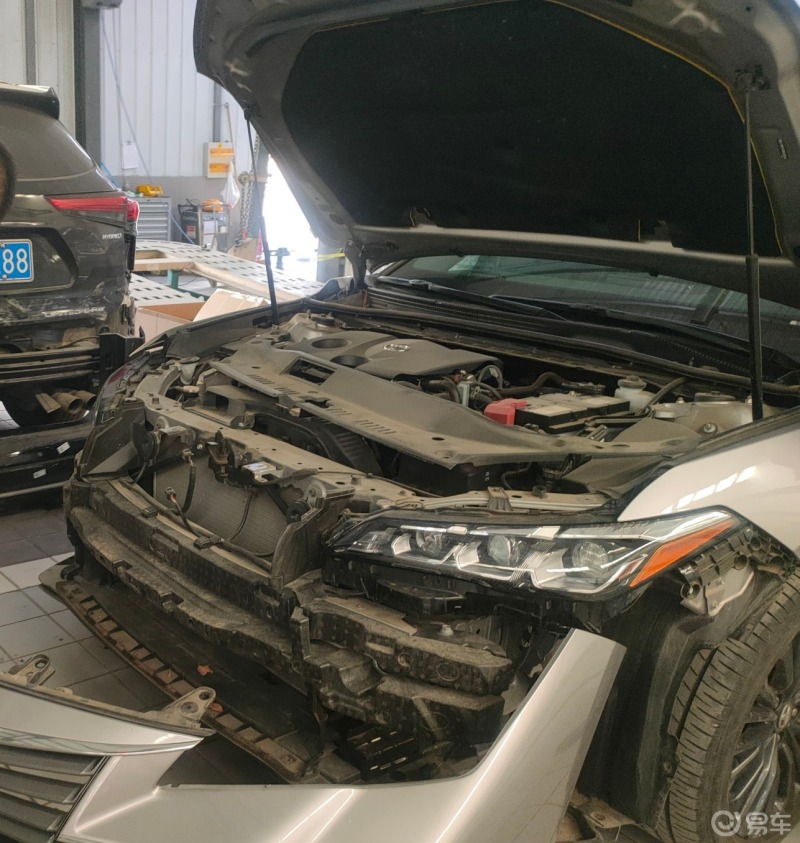 亚洲龙更换前保险杠