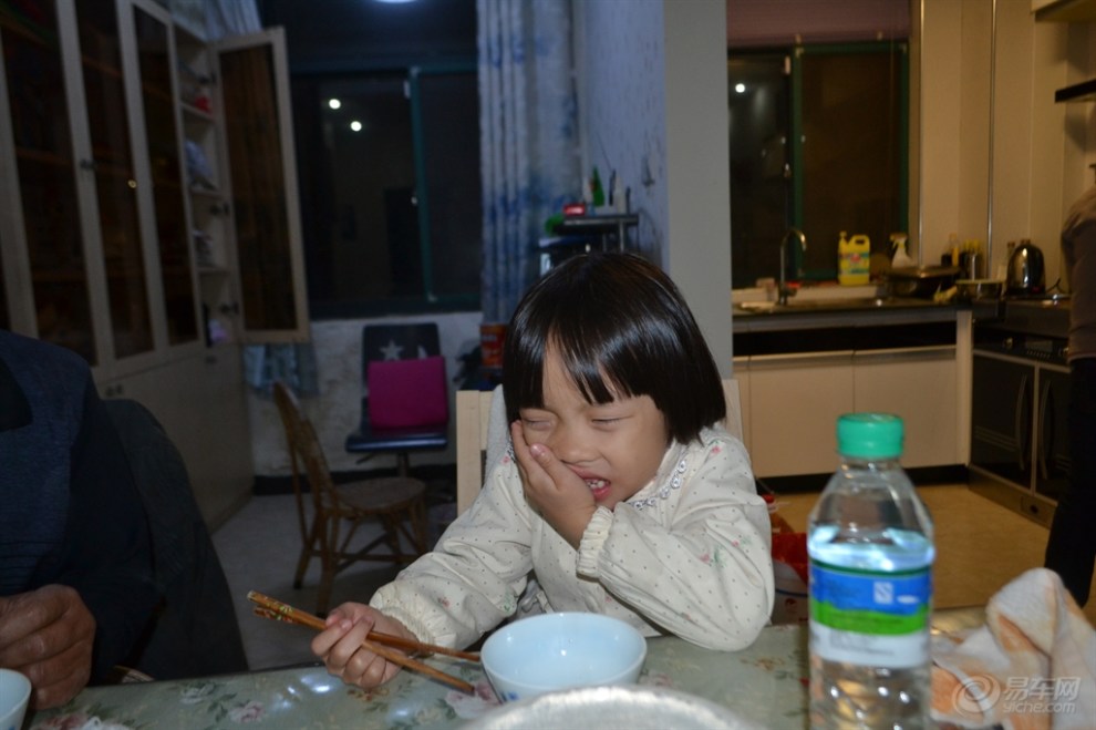 【宝贝成长日记】131122(二)螃蟹大餐