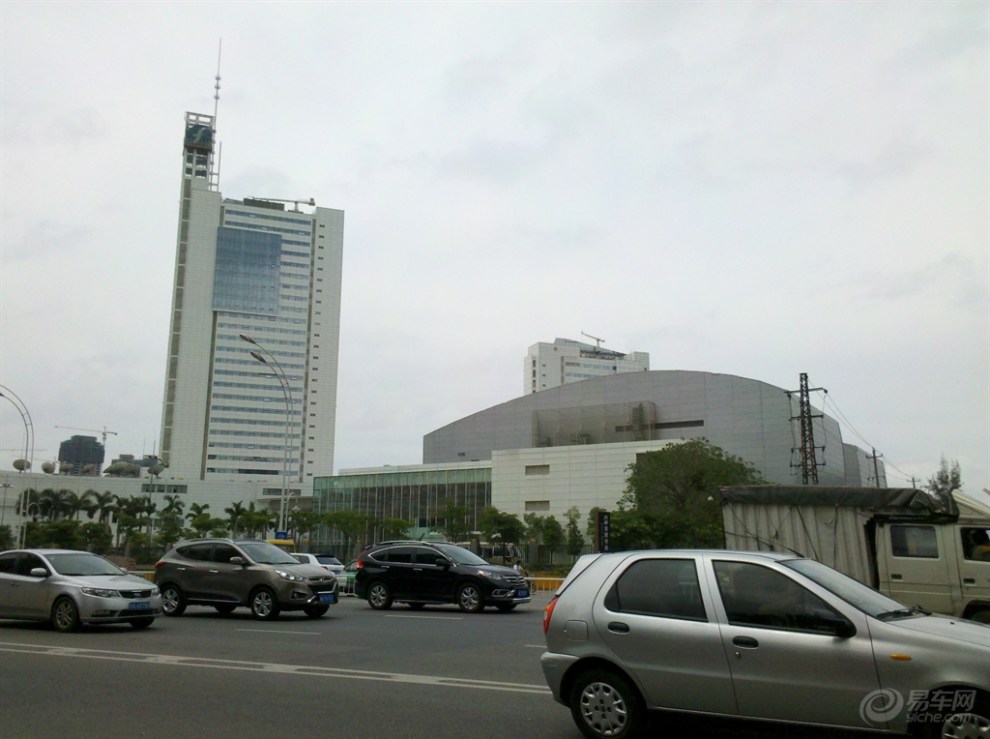 街拍福建省电视台