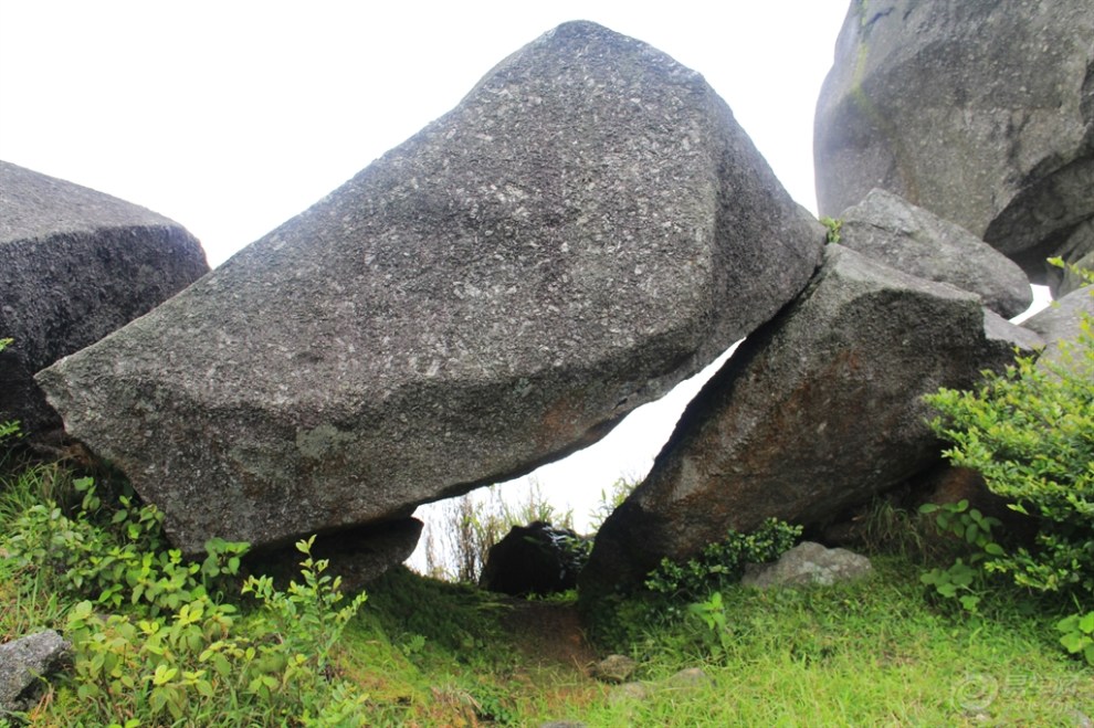 云雾中登水源山