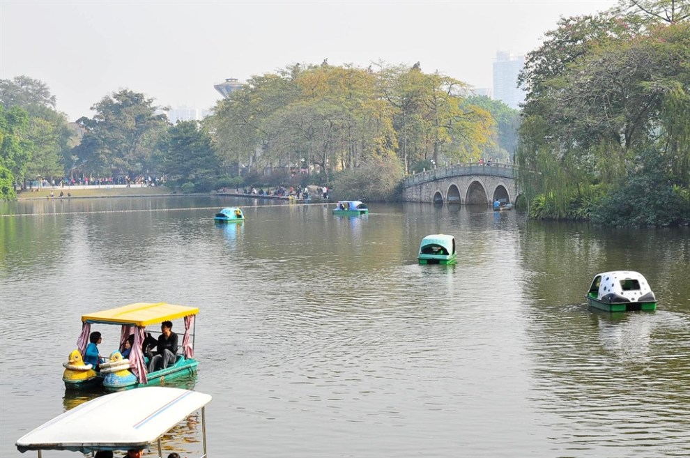 廣州的東湖公園景色美麗.