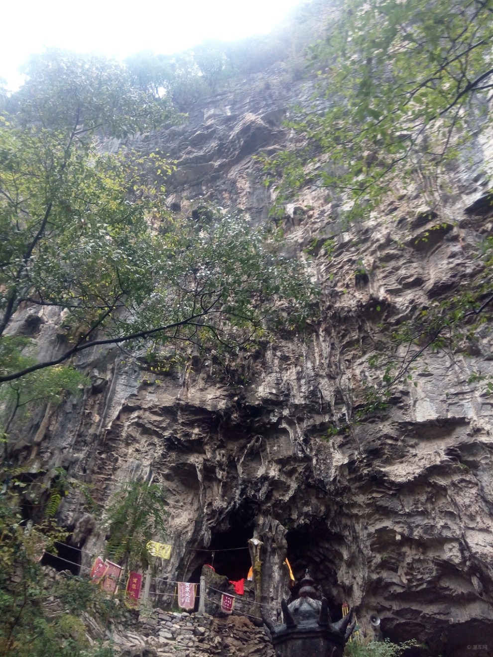 雨中的太白洞