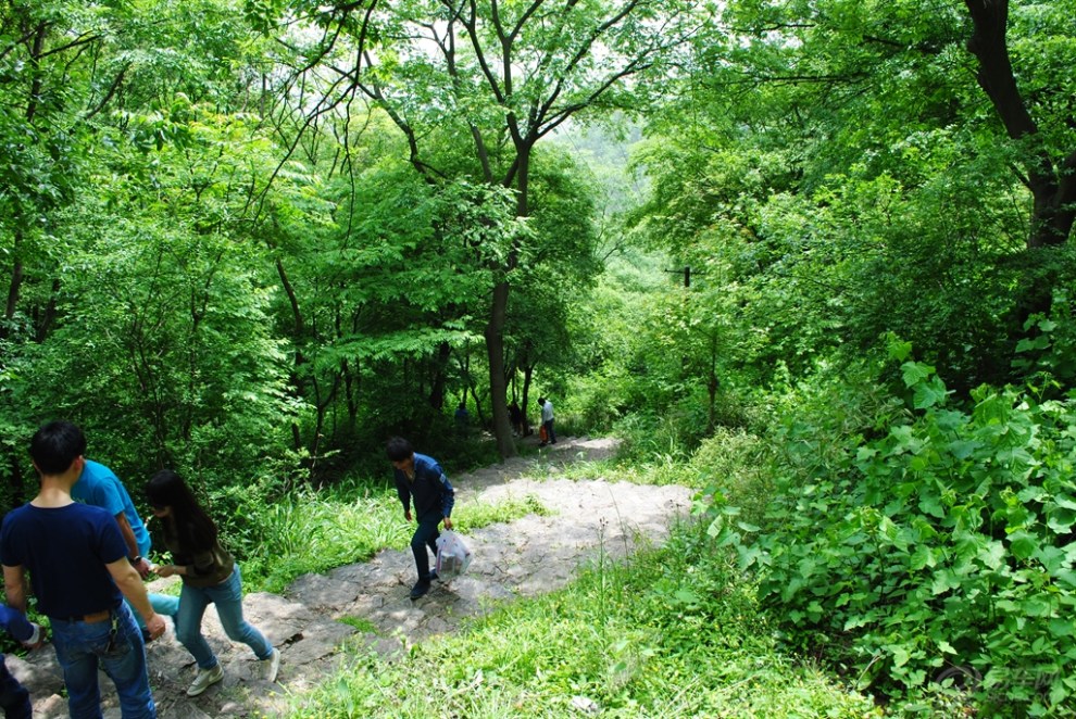 後山地藏殿賞拍起轉天龍關繼爬太湖山中臺階