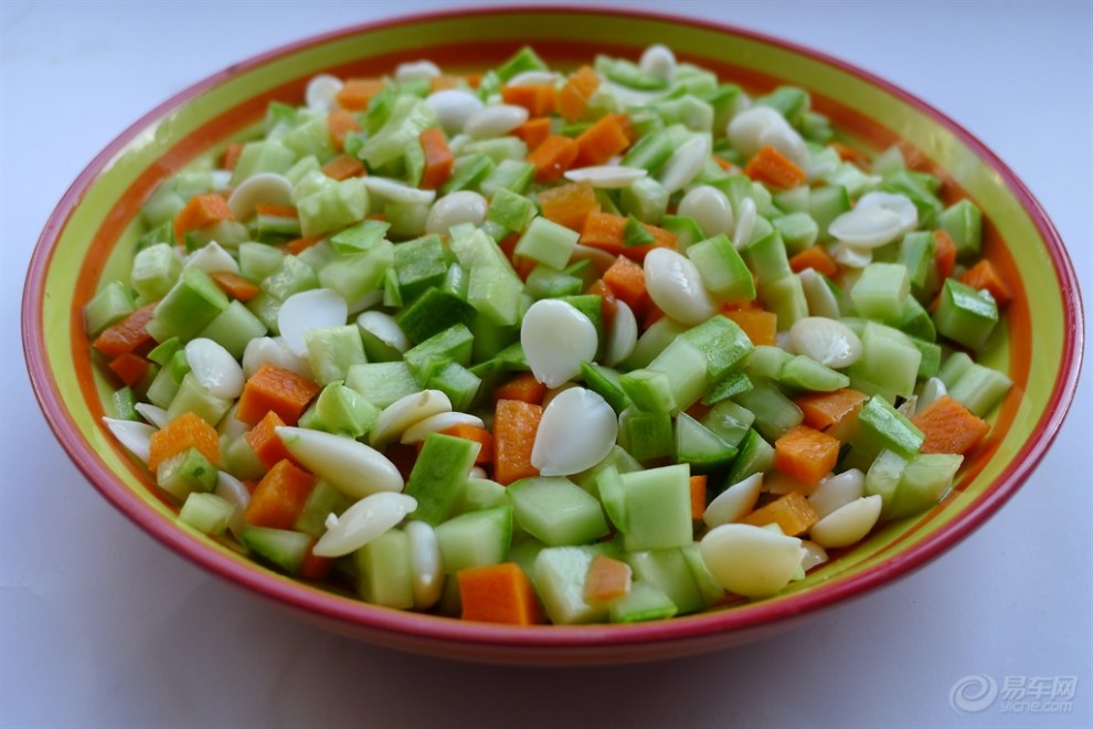 【快乐厨艺】第二季——杏仁拌黄瓜