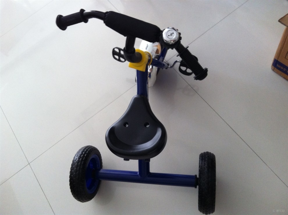 组装儿童三轮车