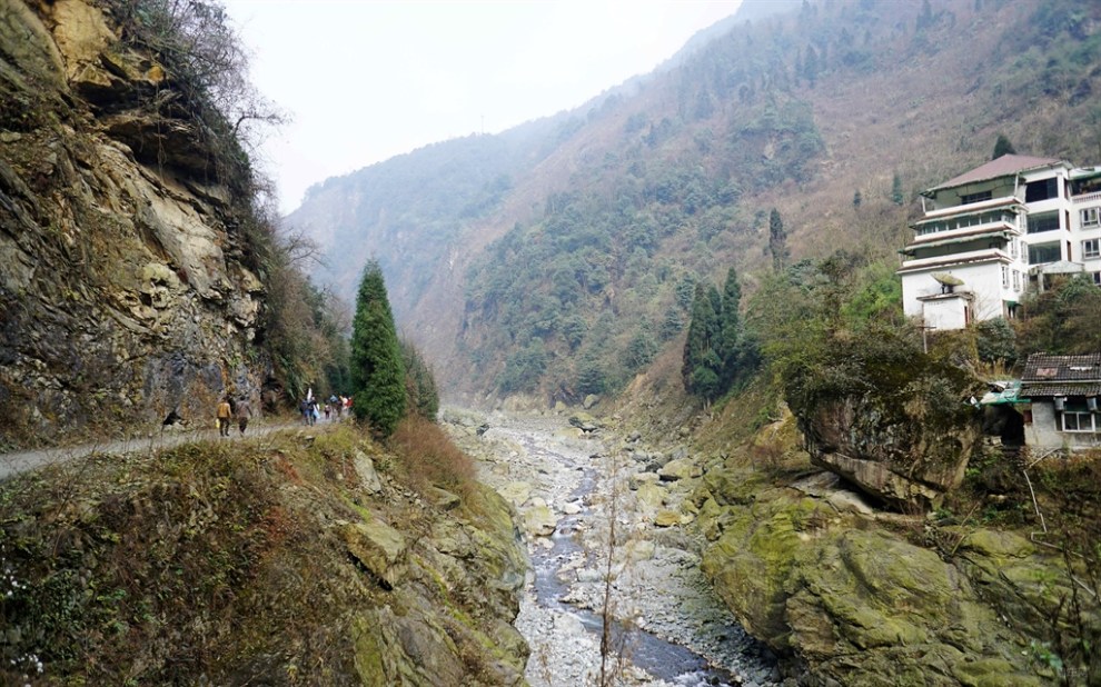 【巍巍雪山】自駕,徒步穿越彭州龍門山燕子溝(回龍溝)