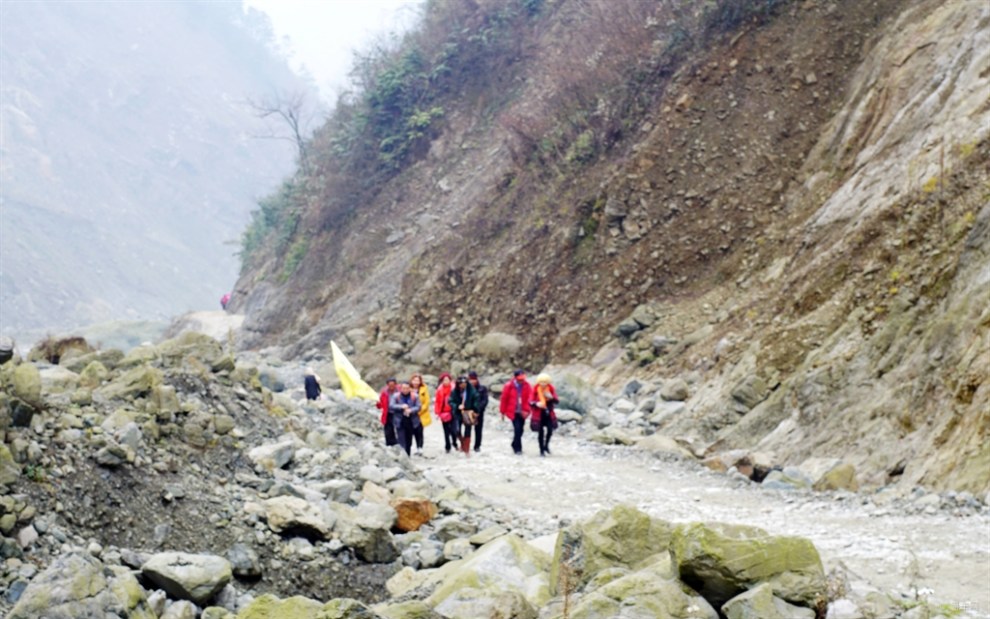 【巍巍雪山】自駕,徒步穿越彭州龍門山燕子溝(回龍溝)