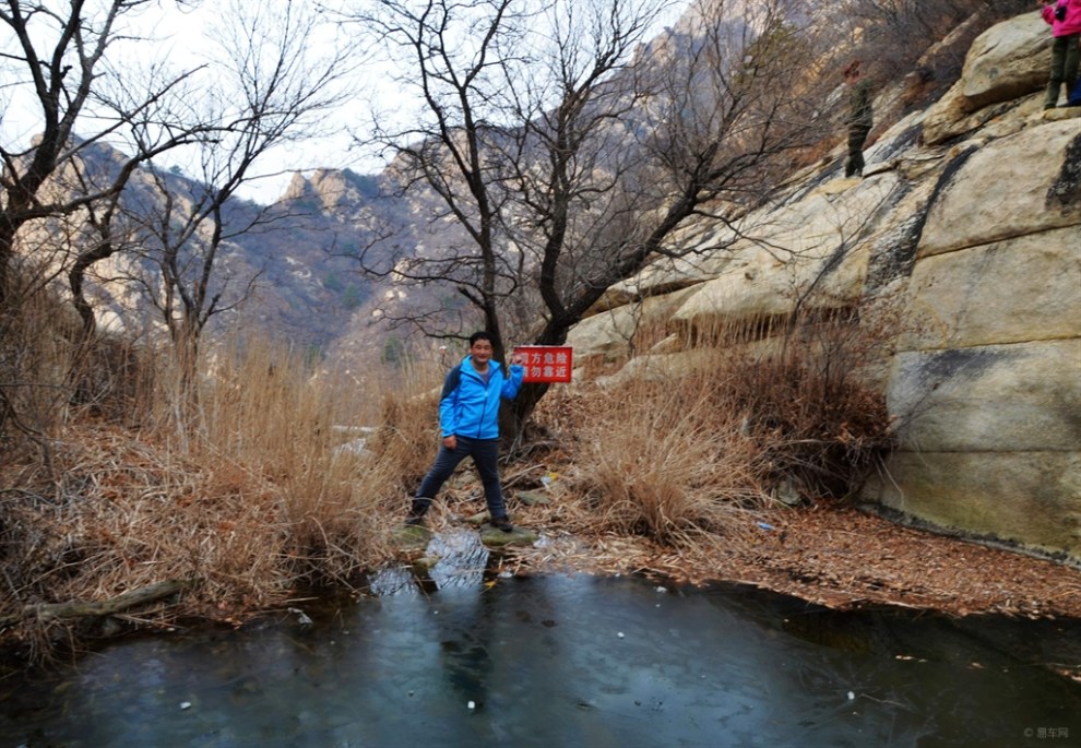 隨楓去義縣大石湖景區登山