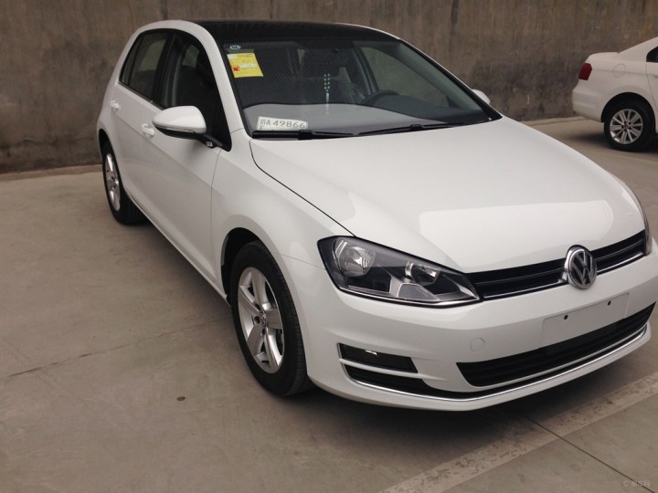 极地白高尔夫7新车作业