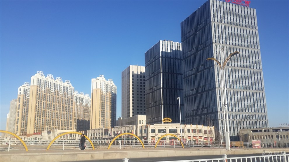 《我的家乡美》宝通大厦17楼俯拍新城区及楼下豪车