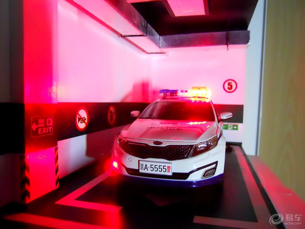 为人民服务,1:18起亚k5警车模型(改装爆闪)