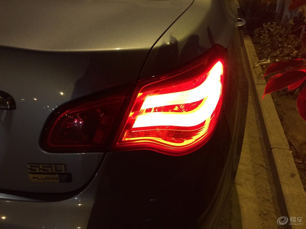 夜幕下的蓝精灵,美的不像实力派