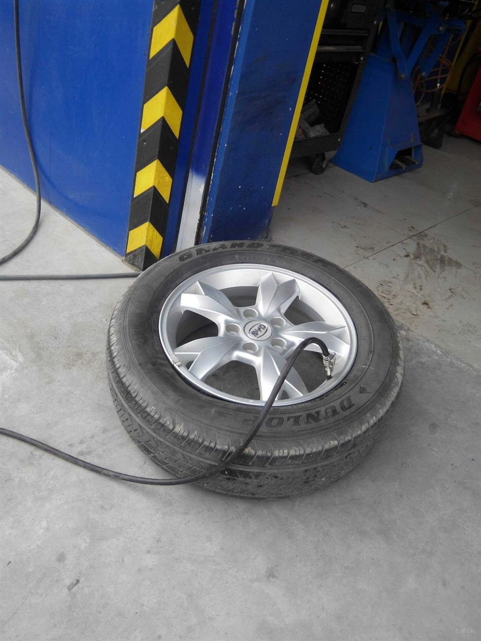 【【原创首发】补胎随拍】_陕西论坛图片集锦_汽车论坛-易车网