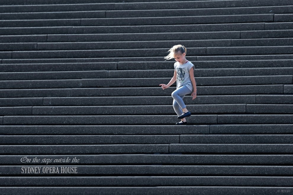 扫街——在悉尼歌剧院的台阶上