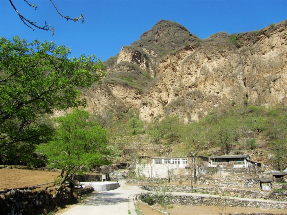 自驾游霞云岭美丽的小山村—大滩村