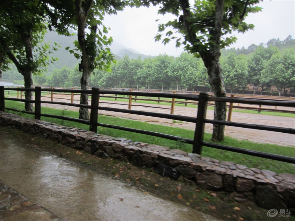 带你欣赏裸心谷的路边风景