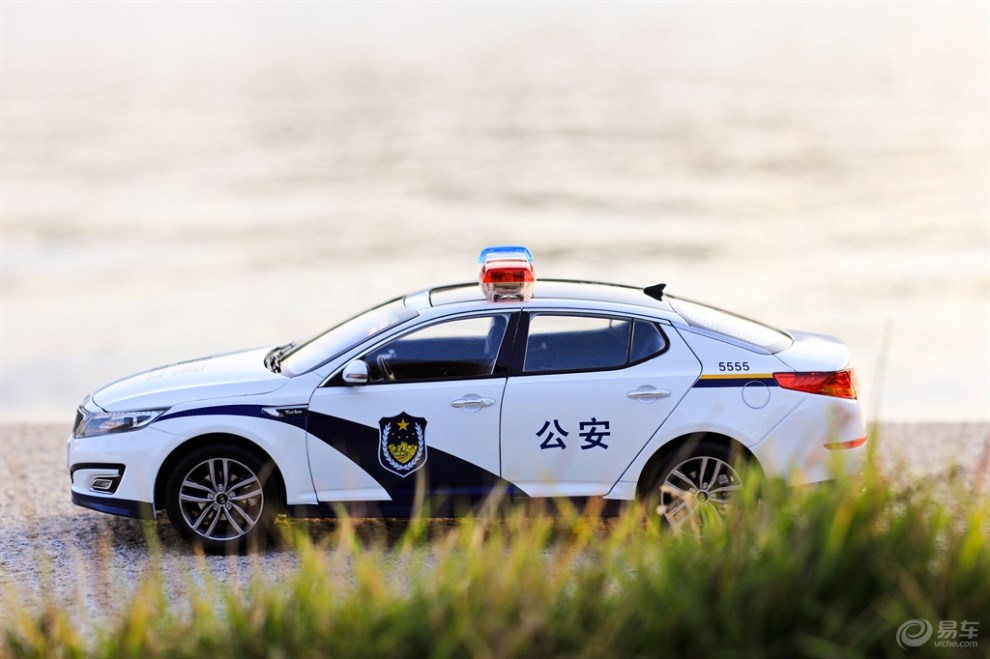 【叉骚包】起亚k5-帅气的警察蜀黍