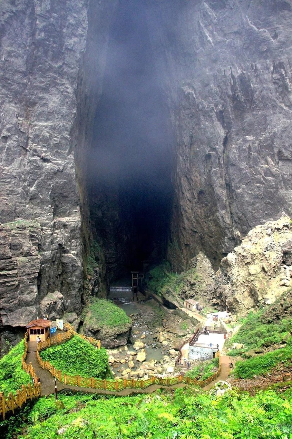 游奉节天坑地缝