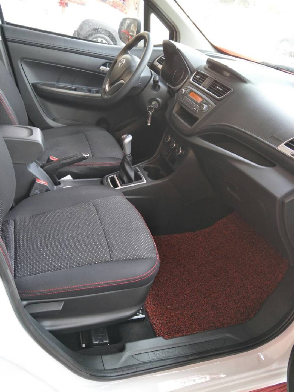 英致727性价比高,超大空间,前置前驱,纯平地板