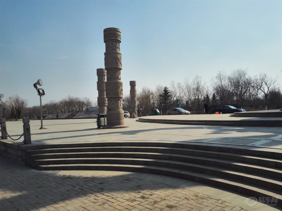 游记〕金凤广场