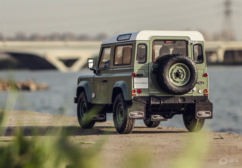 外拍| 敬礼最后的经典,路虎卫士 d90 heritage