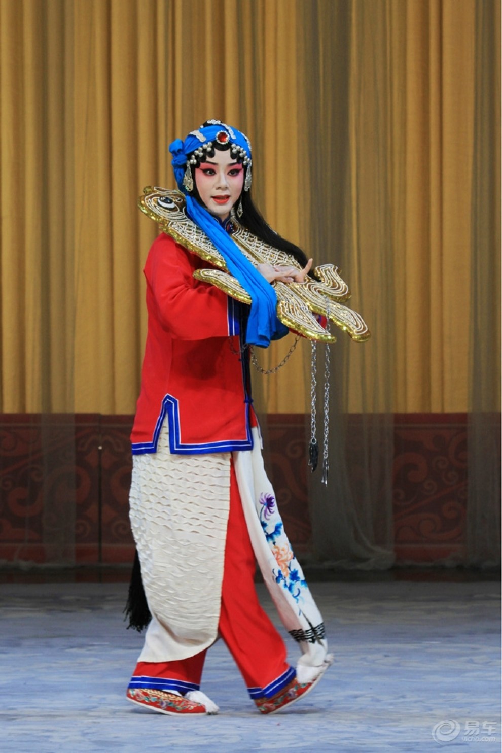 天津青年京剧团在中华剧院上演京剧《女起解》剧照