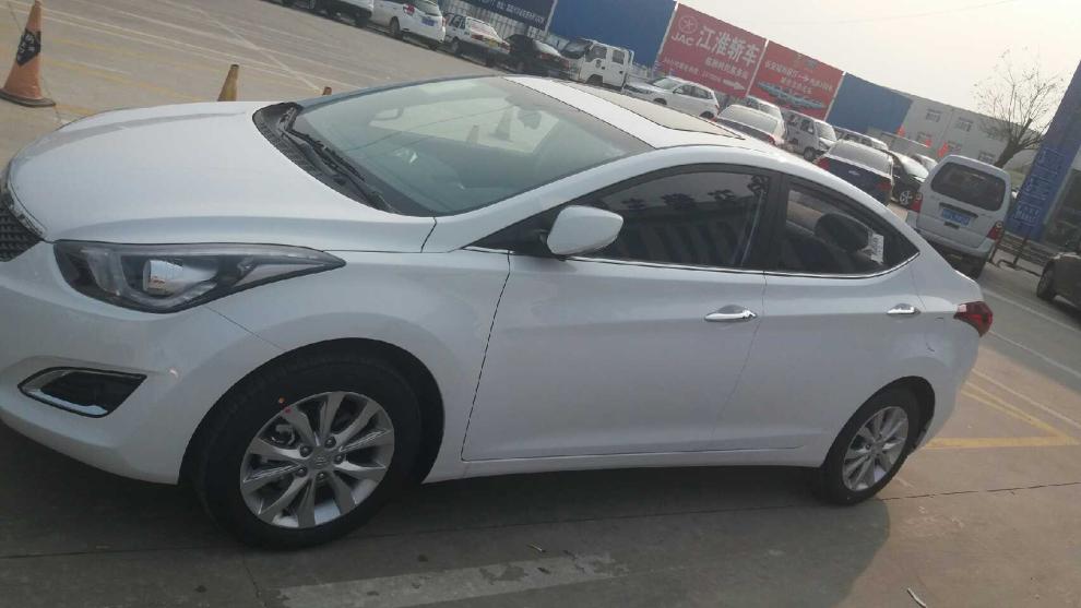 朗动手动高配白色