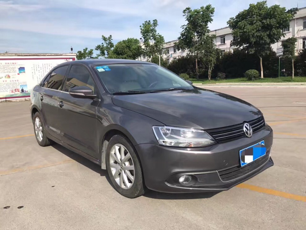 13年灰色1.6速腾