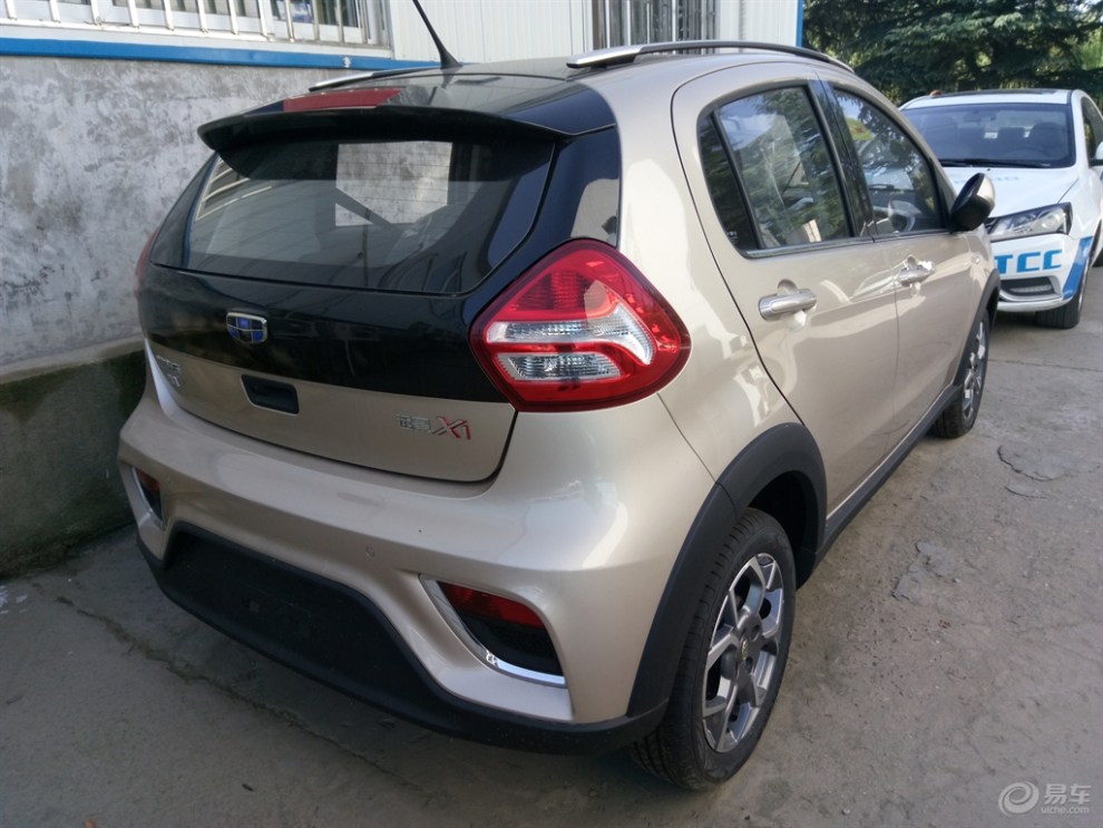 新车集中营##抢先拍#实拍吉利远景x1(青岛)