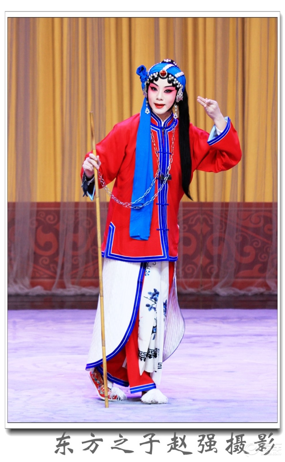 天津青年京剧团演出京剧《苏三起解》剧照 苏三——周洛伊饰