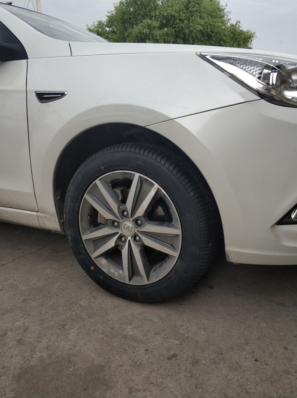 【北京劲悦团车友会】长安逸动换两条前轮胎详解(二)