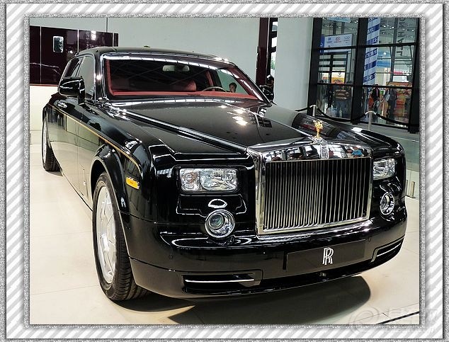 近距实拍世界顶级名车----劳斯莱斯!